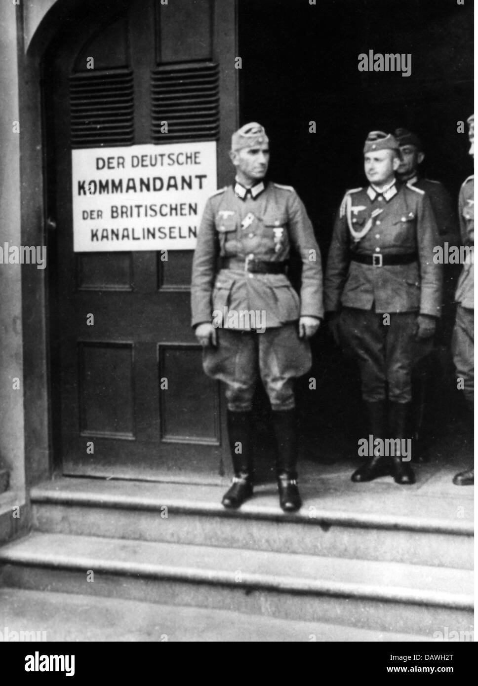 Ereignisse, Zweiter Weltkrieg, Kanalinseln, Guernsey, deutsche Offiziere`s Hauptquartier des deutschen Kommandanten der Britischen Kanalinseln, Großbritannien, England, Insel, 20. Jahrhundert, historisch, historisch, Offizier, Uniform, Uniformen, Wehrmacht, Kommandantenbüro, Kommandant, Volk, 1940er Jahre, Zusatzrechte-Clearences-nicht verfügbar Stockfoto